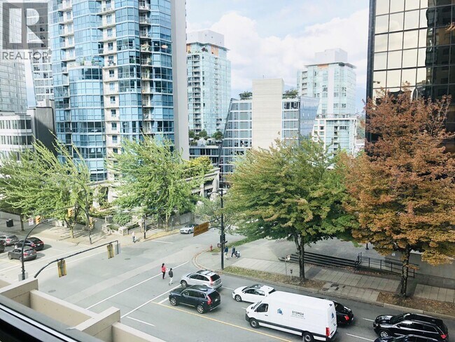 Photo - 1367 Alberni St Unit 31*