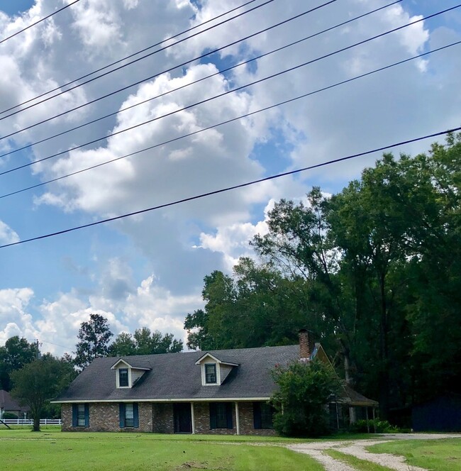 beautiful home in park like setting - beautiful home in park like setting