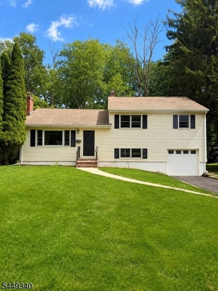Building Photo - 22 Springbrook Rd