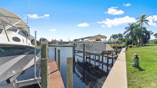 Building Photo - 3905 Del Prado Blvd S Rental