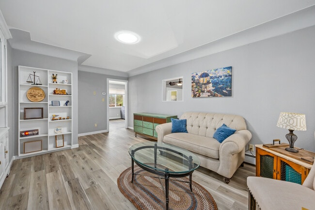 Photo - 6408 S Louthan St