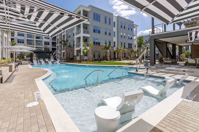 The Felicity on Perry apartments — community photo