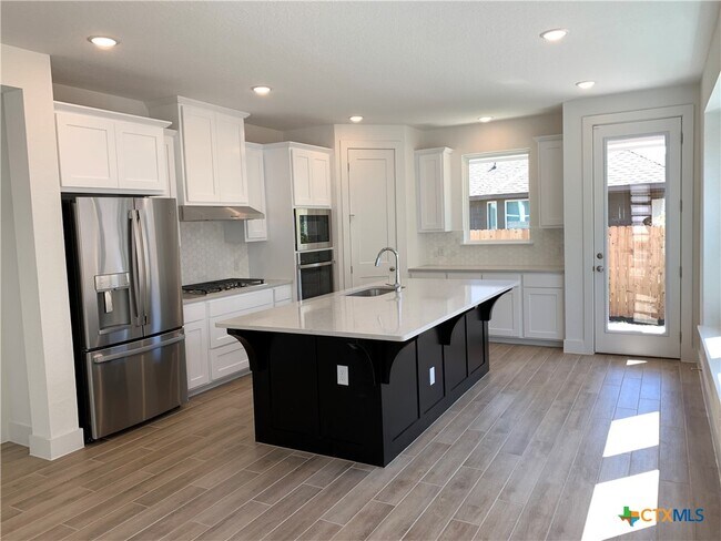 Photo - 1048 Easy Gruene