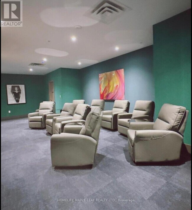 Photo - 75 James St S Unit 1916