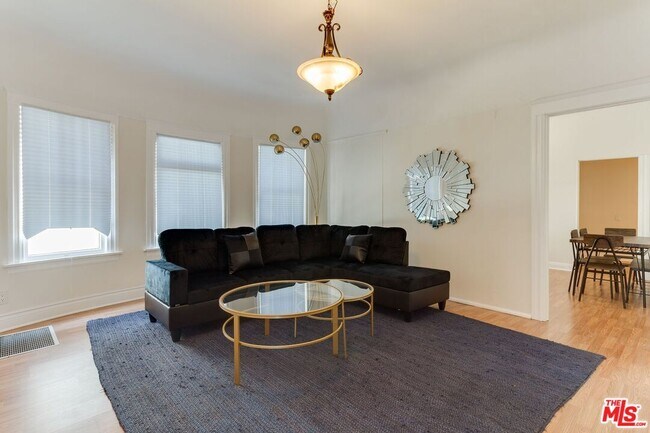 Photo - 1228 Fedora St