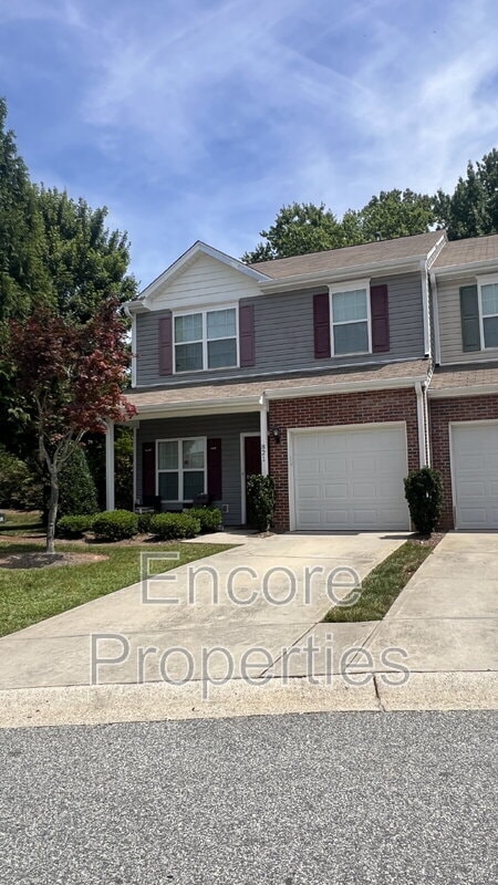 Building Photo - 821 Central Pk Dr