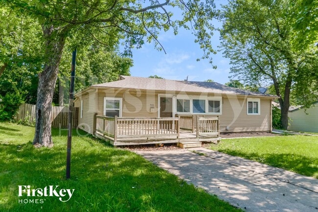 Photo - 900 NE 62nd St