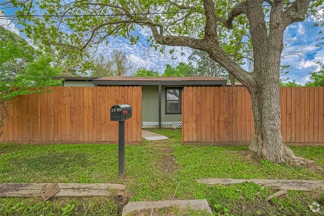 Building Photo - 1311 Pershing St Rental