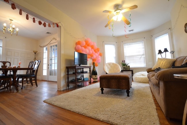 Photo - 209 Chestnut Hill Ave