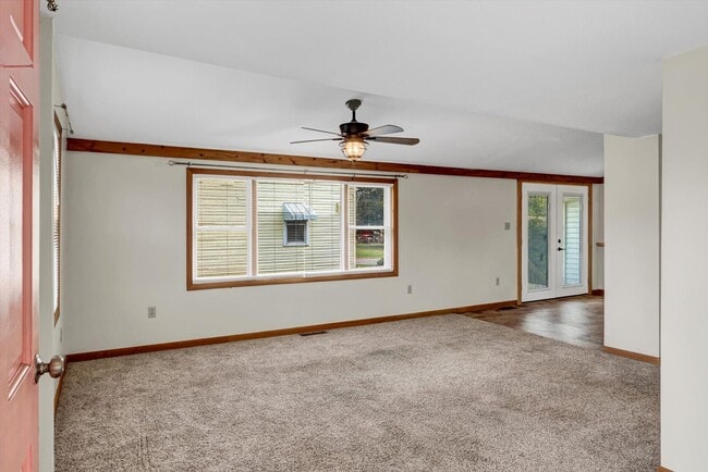 Photo - 848 Bloom Rd