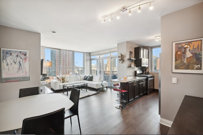 Photo - 600 N Dearborn St Condo Unit 1611
