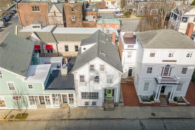 8 Franklin St Unit 3