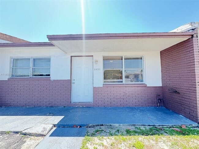 Building Photo - 5420 SW 38th St Rental