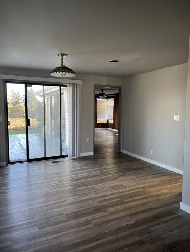 Photo - Beautiful SeaTac Home with Expansive Territorial Views