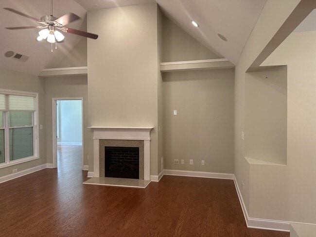 Photo - 1907 Willoughby Dr