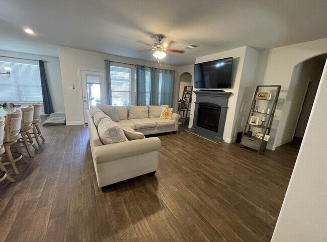 Photo - 2917 Grizzly Rd