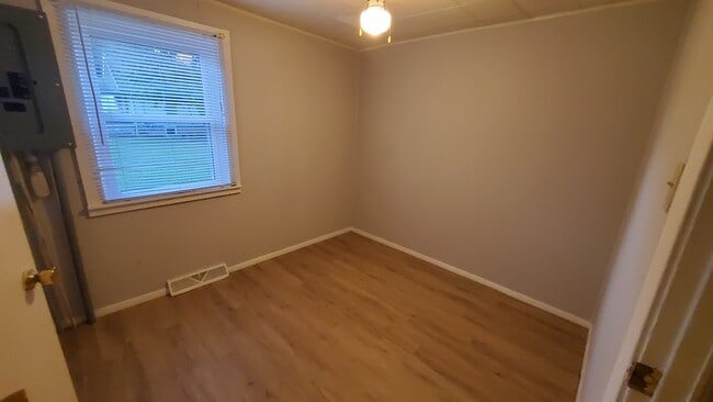 Photo - 206 N Maple St