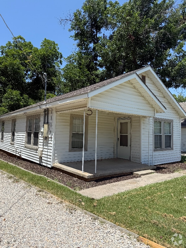 Building Photo - 511 N Bradshaw St Rental