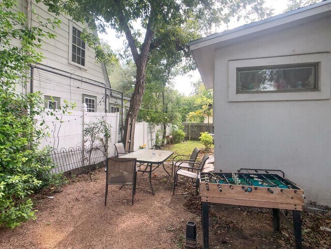 Photo - 3111 Harris Park Ave