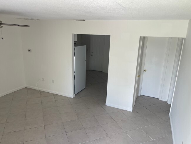 Photo - 135 Lincoln Rd NE Unit 135