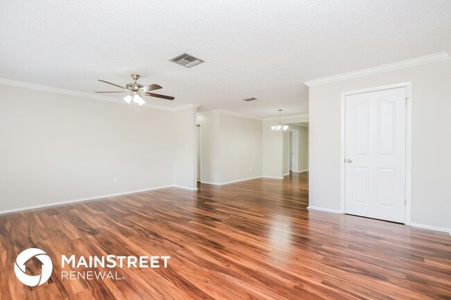 Photo - 1202 MacFarlane Ave