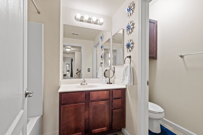 Photo - 1900 Danbrook Dr