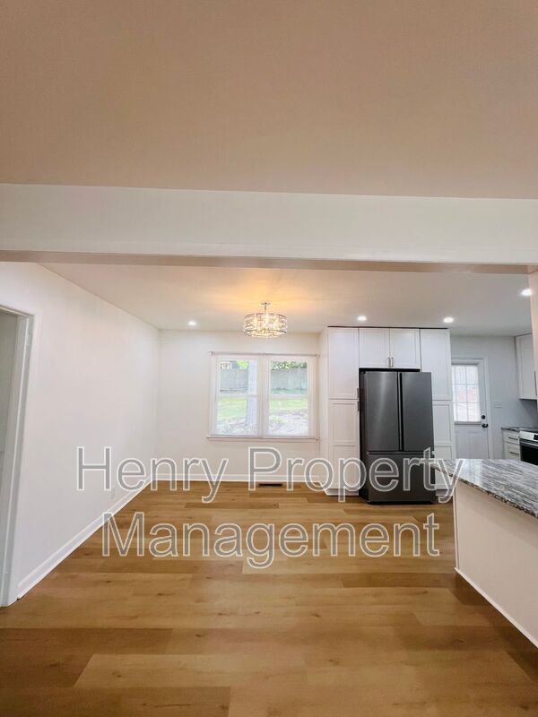 Photo - 3415 Carolyn Dr