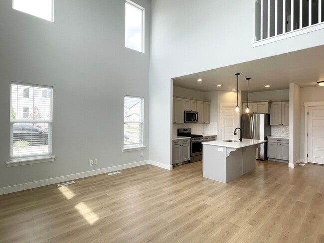 Photo - Awesome Corner Townhome at Mountain Ridge!