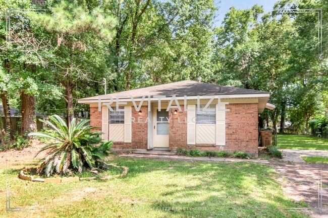 3 Bedroom Bungalow in Mobile - 3 Bedroom Bungalow in Mobile