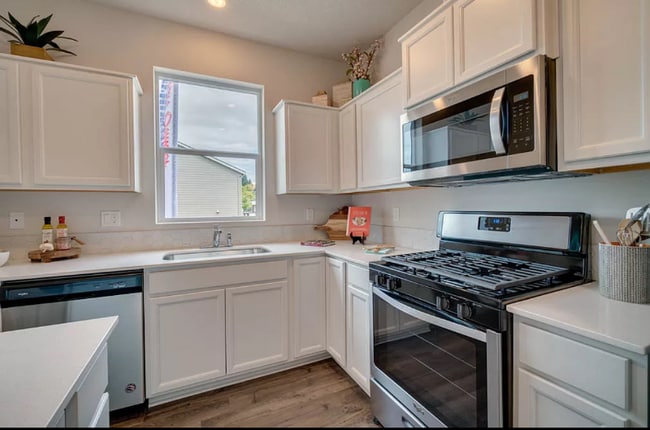 Photo - 888 N 18th Ave