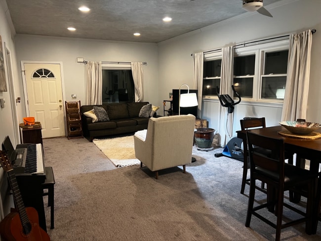 Photo - 2745 Pardee Ave