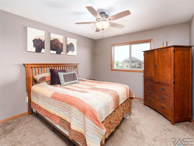 Photo - 3300 E Brewster St