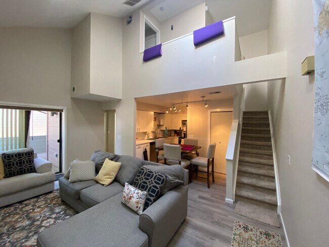 Photo - 2 Bed 2 Bath Two-Level Condo With Updates ... Unidad 78