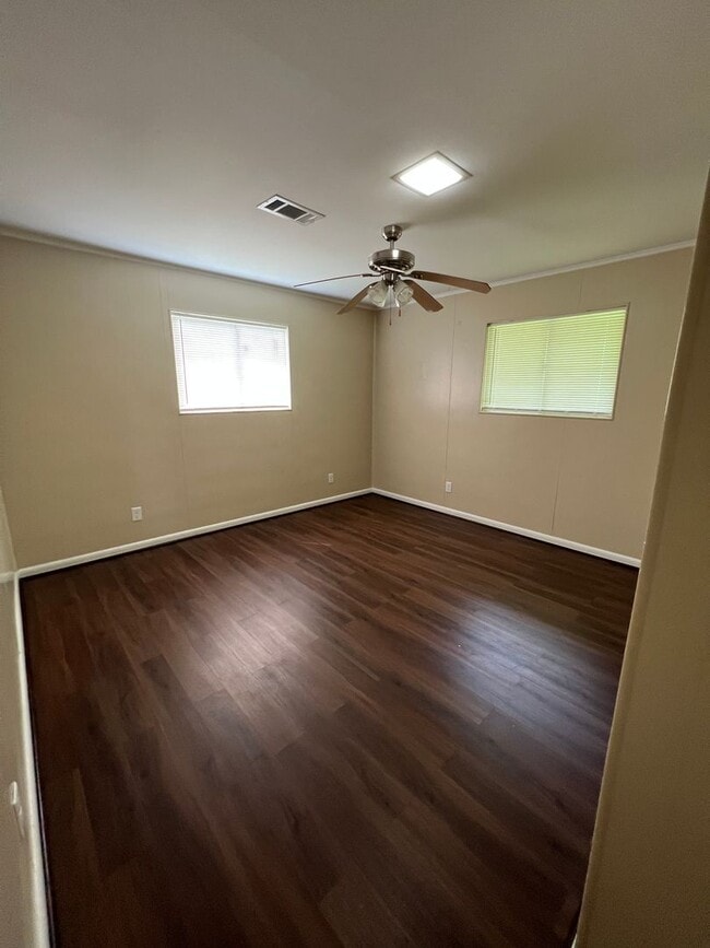 Photo - Spacious 3 Bed / 1 Bath Home with a Large Backyard – Port Arthur, TX