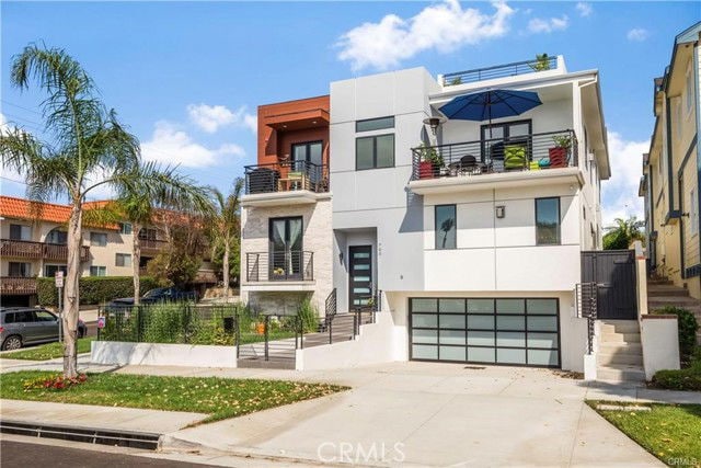 Photo - 700 S Broadway