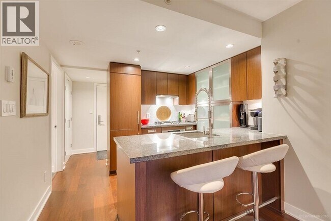 Photo - 1055 Richards St