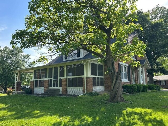 305 Herndon St