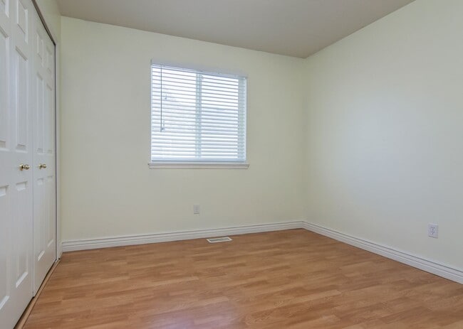 Photo - 5 Bedroom Home in Herriman; 2700 sq ft; Open Floor Plan