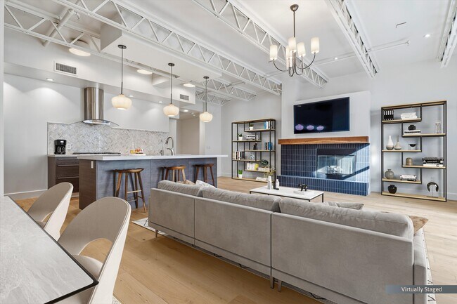 Photo - 1250 N Harper Ave Unit 404