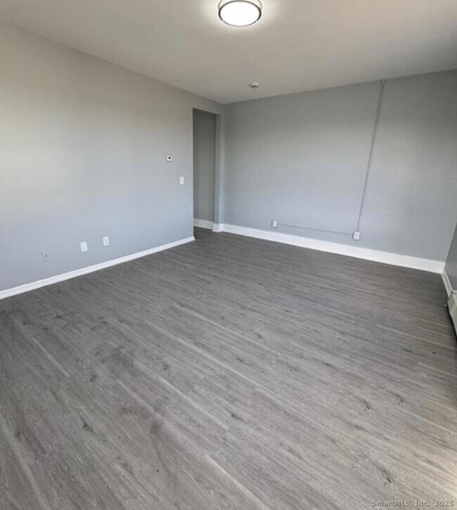 Photo - 511 E Main St