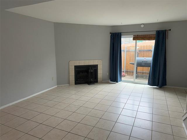 Photo - 732 W Collins St