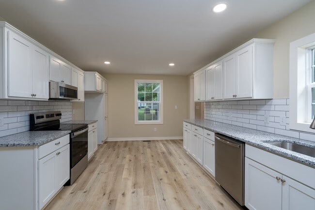 Photo - 185 Garden Ln