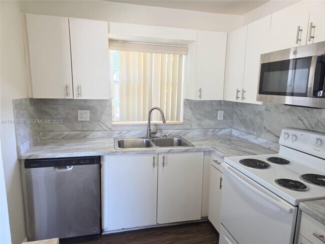 Photo - 5200 NW 18th Ct Unit 3L