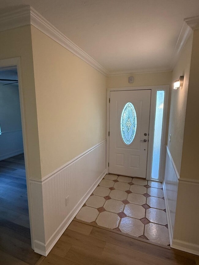 Photo - 2031 Charter Oaks Dr