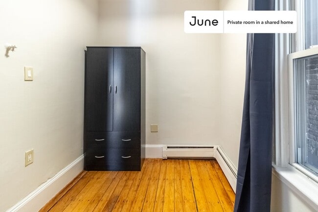 Photo - Room in Shared 4 bed/1 bath home Unidad D