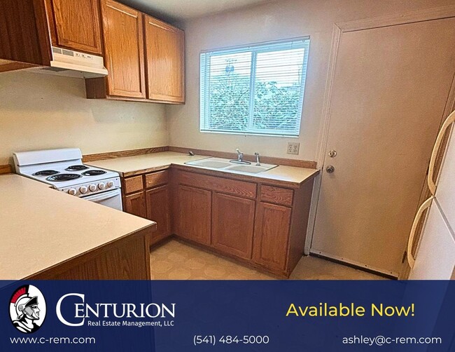 Building Photo - 462 W 11th Alley Unit 5