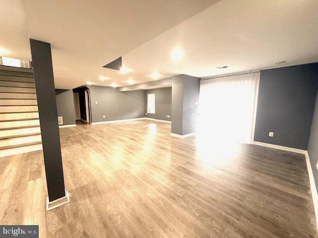 Building Photo - 10196 Breezeway Dr