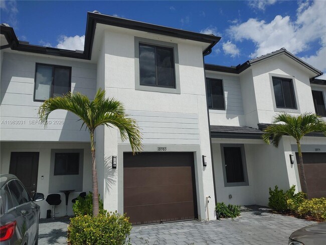 Building Photo - 1280 N Flagler Ave