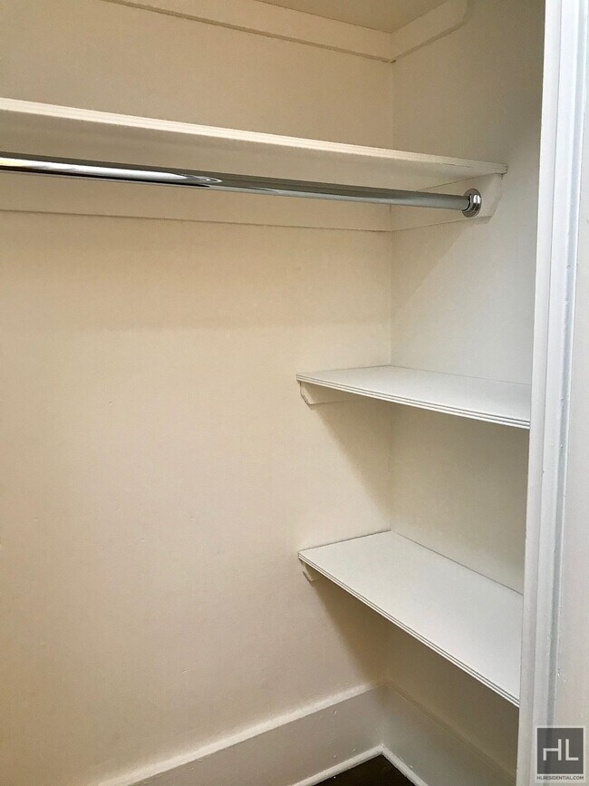 Photo - EAST 38 STREET Unidad 1B