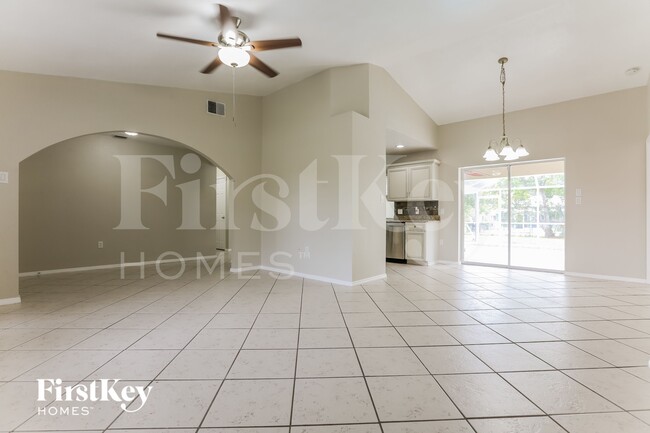 Photo - 820 Springview Ave NW
